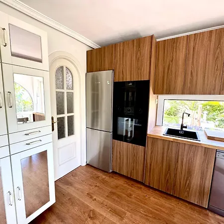 Apartamento Luminous In A With Pool